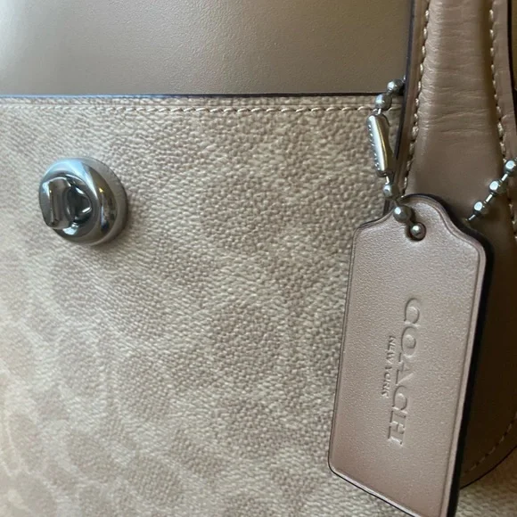 New with Tag Coach handbag - Picture 4 of 6